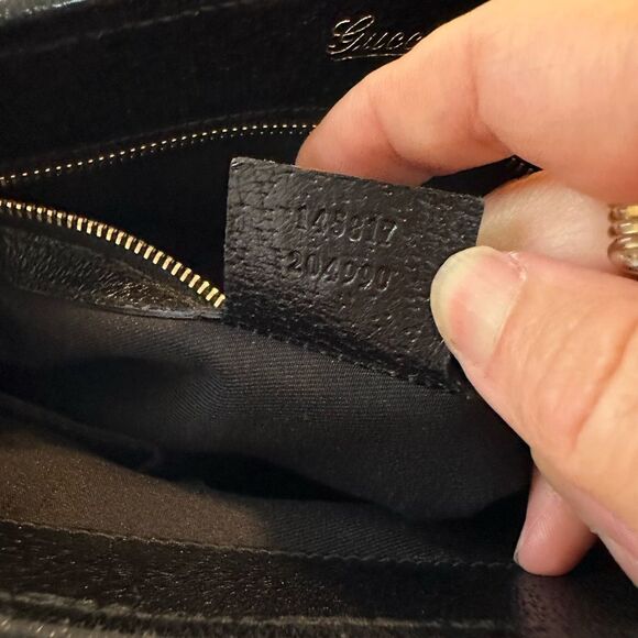 Gucci Black Women's Jackie Bag with piston lock - Picture 11 of 16